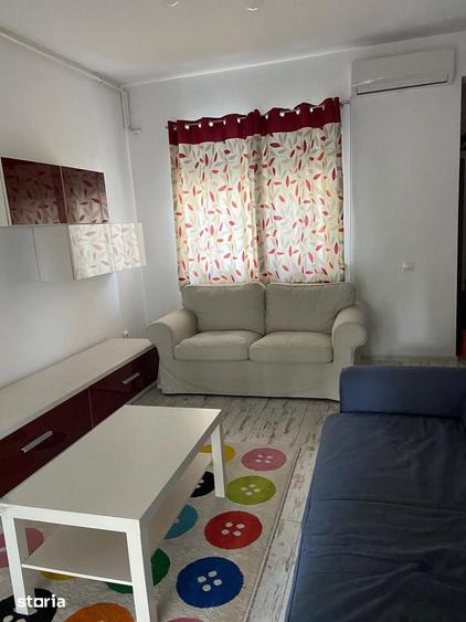 Casă cu 4 camere cu Teren 15 Mp în Apărătorii Patriei