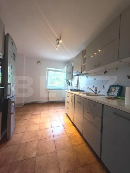 Apartament cu 4 camere decomandat, mobilat în Odobescu