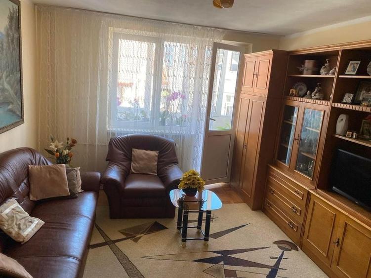 Apartament cu 3 camere decomandat în Tinca