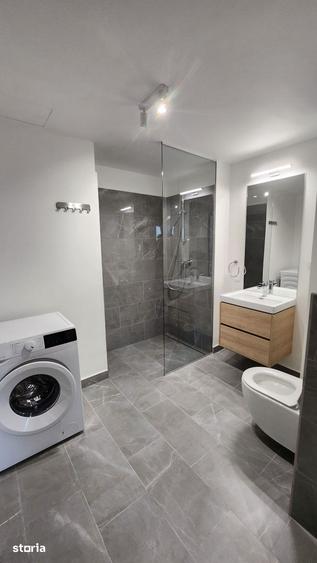 Apartament cu 3 camere semidecomandat în Dâmbul Rotund