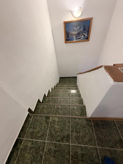 Casă individuală cu 7 camere cu Canalizare în Dâmbovița