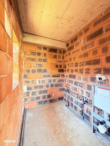 Casă cu 4 camere cu Teren 296 Mp în Central