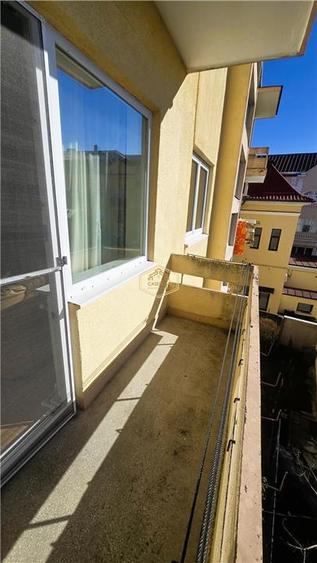 Apartament cu 3 camere decomandat, mobilat în Central