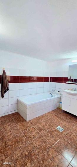 Casă cu 2 camere cu Teren 1470 Mp în Central