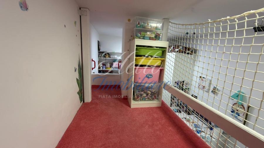 Apartament cu 3 camere semidecomandat în Florești