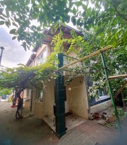 Casă individuală cu 5 camere cu Canalizare în Dorobanți