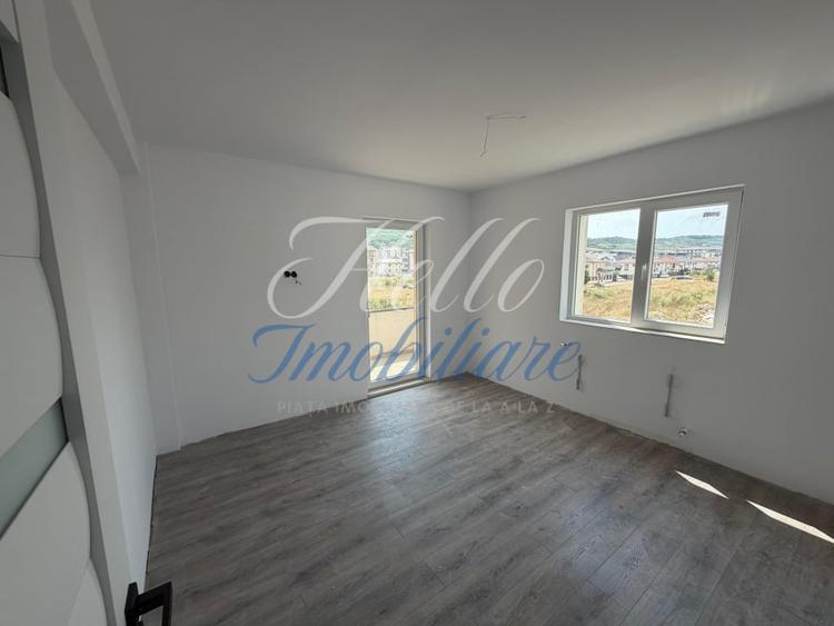 Apartament cu 2 camere semidecomandat, mobilat în Florești