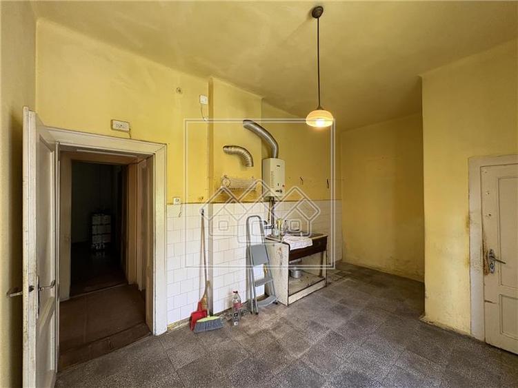 Duplex cu 4 camere cu Canalizare în Calea Dumbrăvii