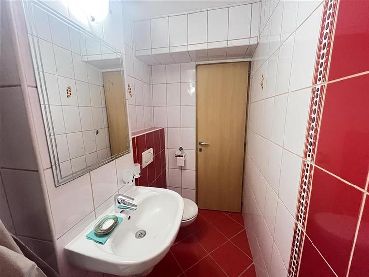 Apartament cu 3 camere decomandat, mobilat în Terezian