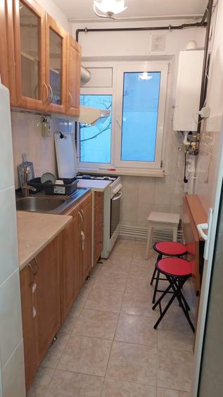 Apartament 2 camere - Casa de Cultura - 300 euro/luna (Cod E8) - 8