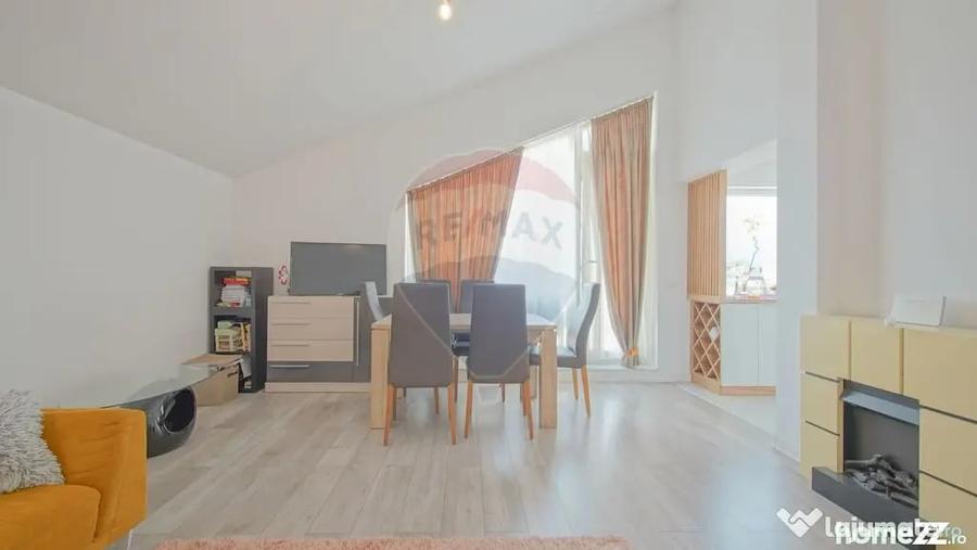 Apartament cu 4 camere semidecomandat în Central