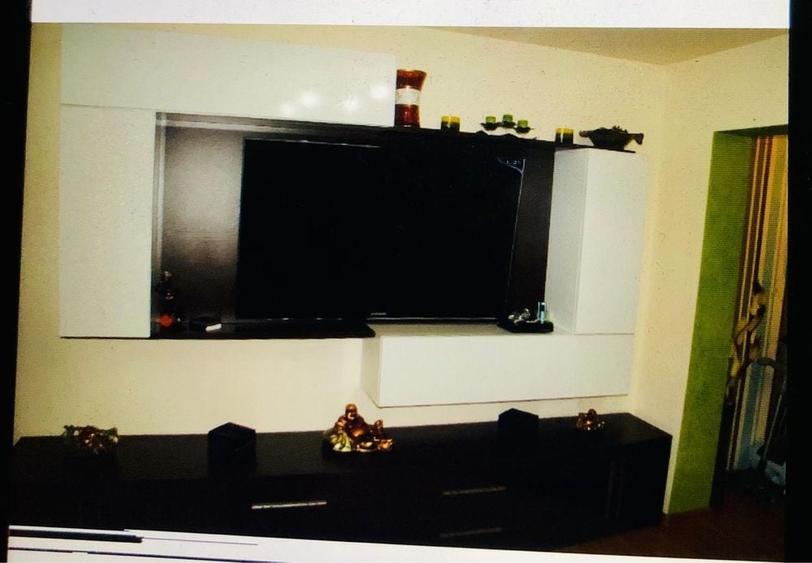 Apartament cu 3 camere semidecomandat în Govândari