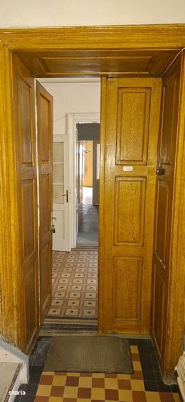 Spațiu comercial, de 475 mp, în Centrul Istoric