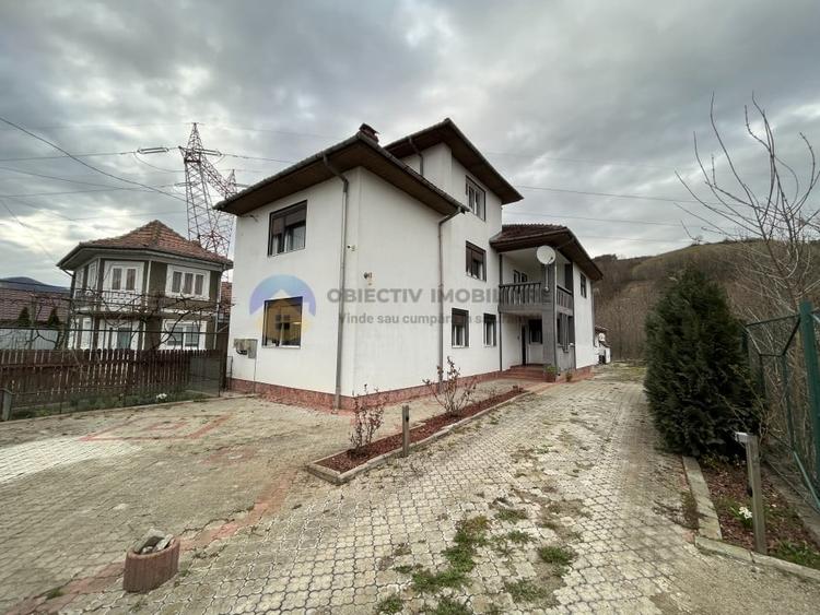 Casă cu 6 camere cu Canalizare în Alexandru cel Bun