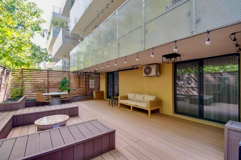 Apartament LUX ultracentral | 79 mp + terasă 50 mp | Saună proprie | Parcare sub - 5