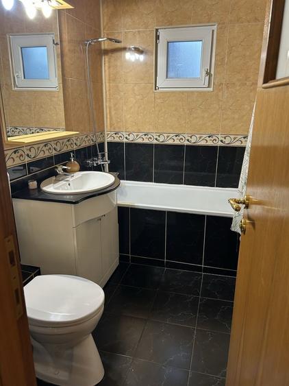 Apartament cu 2 camere decomandat în Apusului