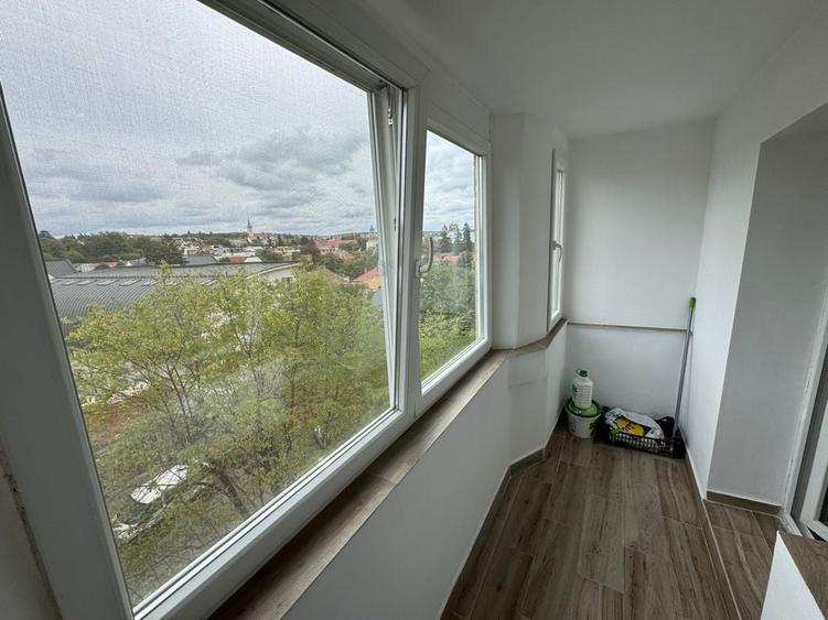 Apartament cu 3 camere decomandat în 7 Noiembrie