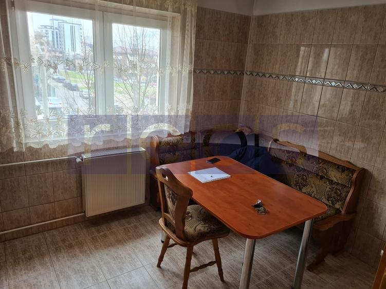 Apartament cu 3 camere decomandat, mobilat în Vitan Mall