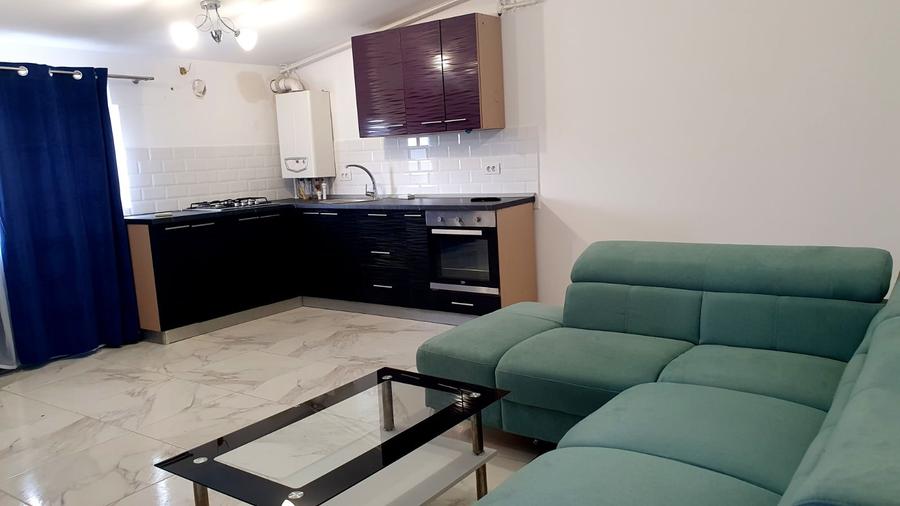 Apartament cu 3 camere decomandat, mobilat în Central