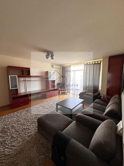 Apartament cu 3 camere decomandat, mobilat în Central