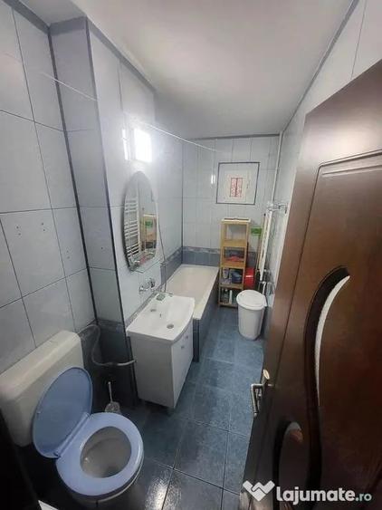 De inchiriat apartament cu o camera Micro 21 Galati, part... - 5