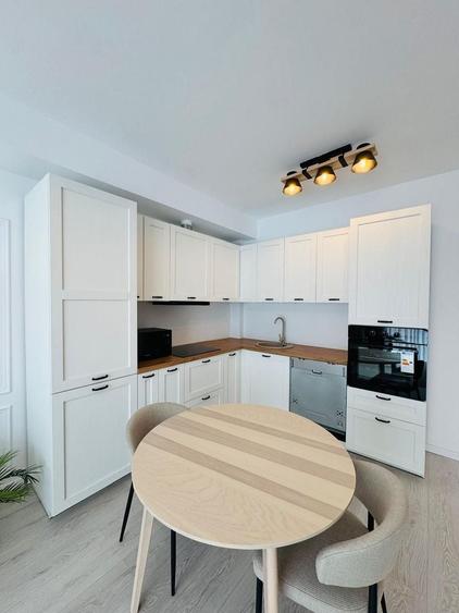 Apartament cu 2 camere semidecomandat, mobilat în Lacul Tei