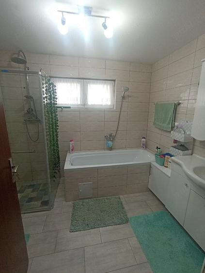 Casă cu 2 camere cu Teren 468 Mp în Central
