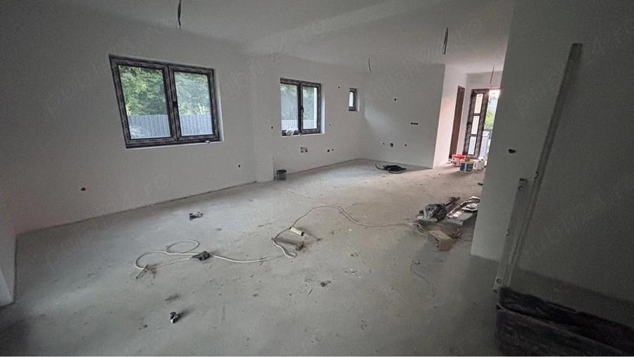 Casă cu Teren 500 Mp în Corunca