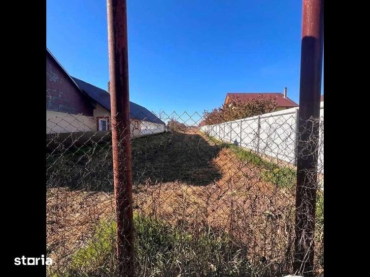 Teren de 1100 mp, în Pătrăuți