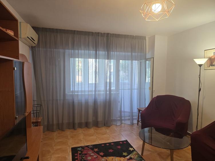 Garsonieră semidecomandată în Nerva Traian