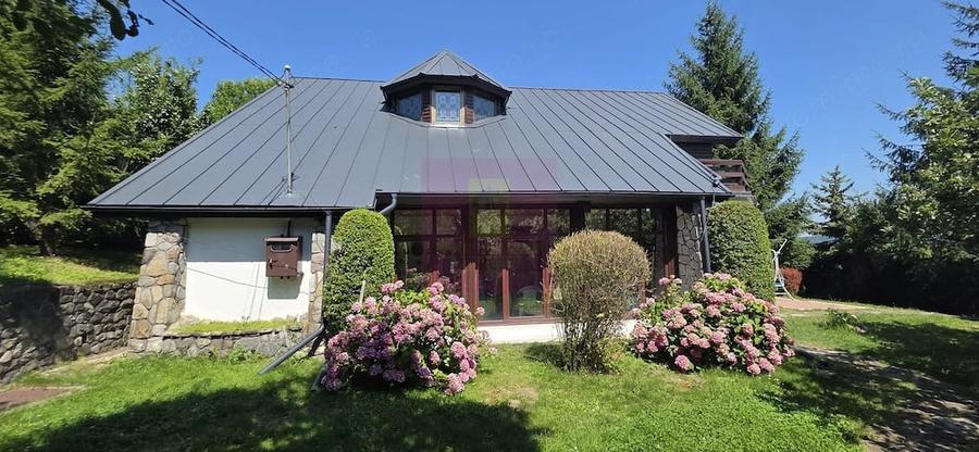 Casă cu 5 camere cu Teren 840 Mp în Nord