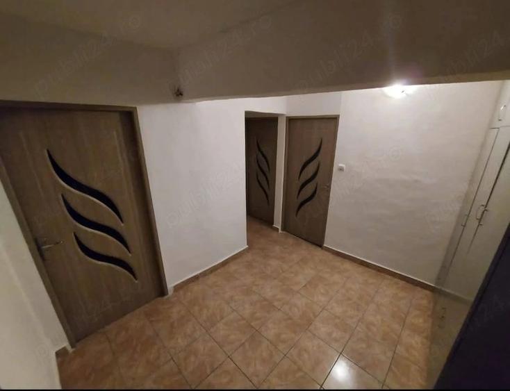 Apartament cu 3 camere decomandat, mobilat în Central