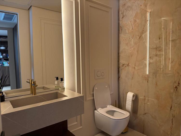 Apartament cu 4 camere decomandat în Aviației