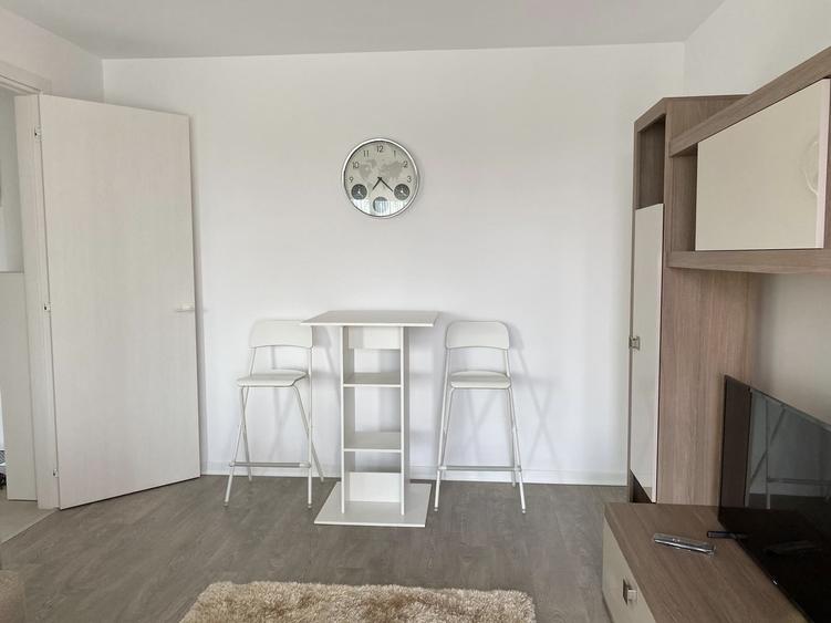 Apartament cu 2 camere semidecomandat, mobilat în Bucureștii Noi