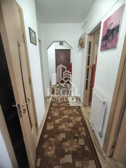 Apartament cu doua camere in zona Micro 7 - 5