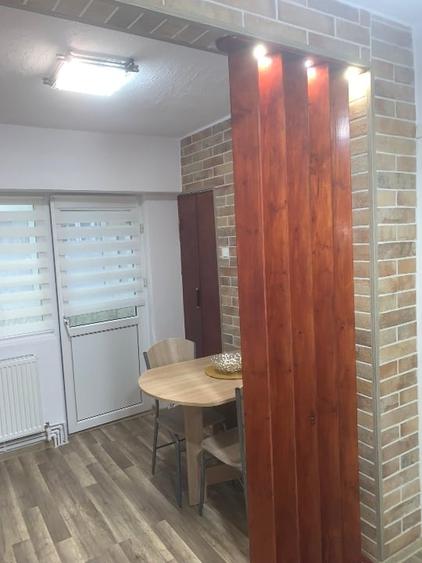 Închiriez garsonieră confort l decomandată zona centrală (lângă școala Sf.Andrei - 1