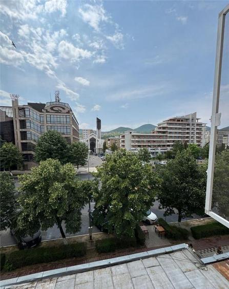 4 camere - 2 bai - Etaj 3 din 3 - 2