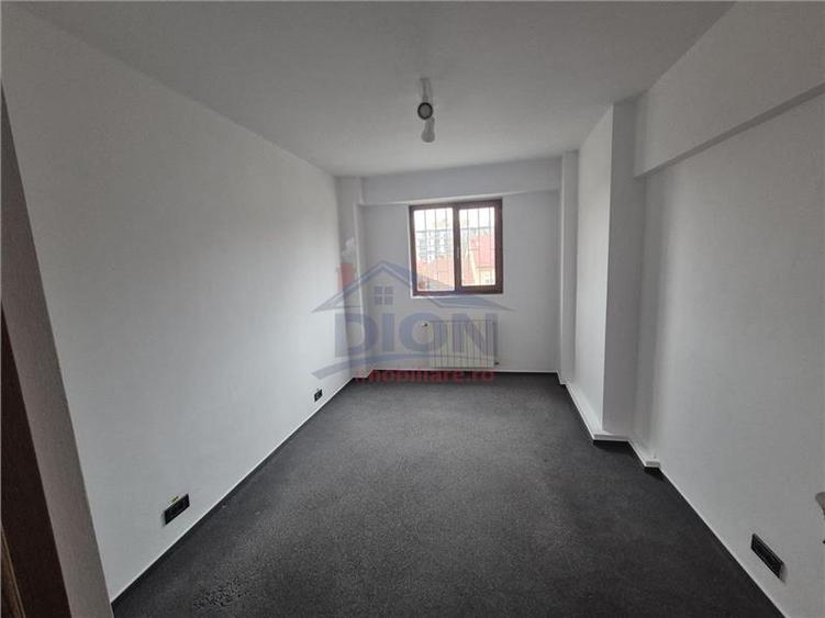 BIROU 3 CAM, TINERETULUI - 3