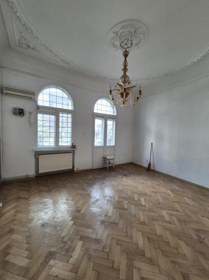 Lascar  Catargiu - Piata Victoriei - 5