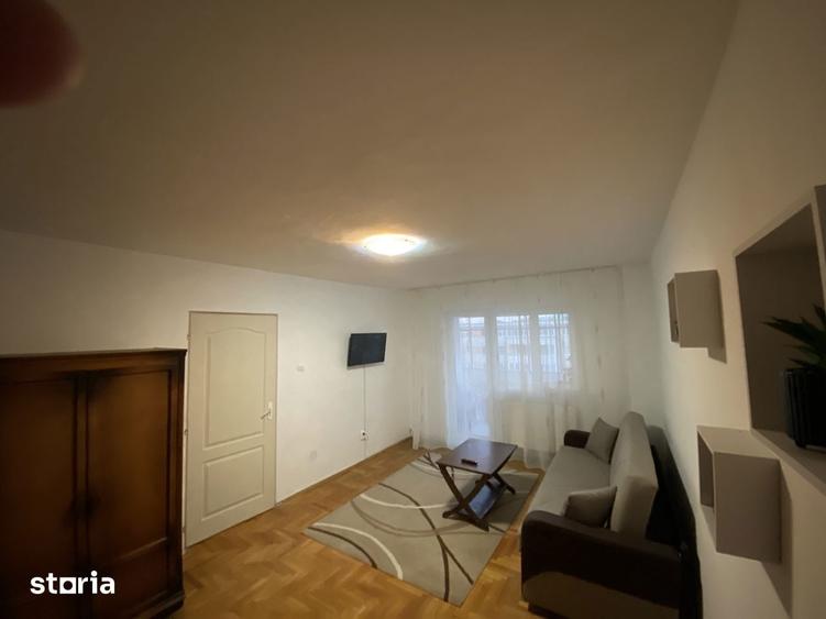 Proprietar vand Apartament 2 camere decomandat Centrul Civic, Bra?ov - 2