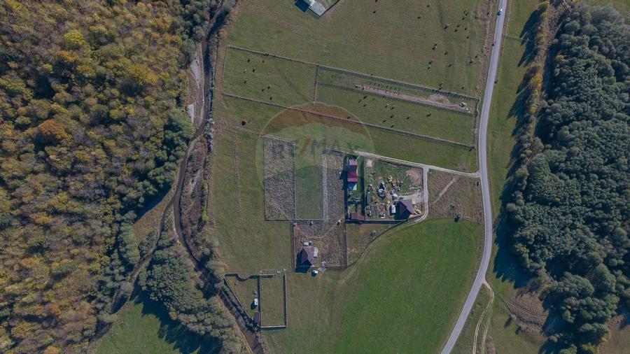 Teren cu priveliste de vis si curent trifazic - Plaiul Foii - 6