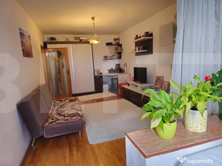 Apartament de vanzare, cu 3 camere decomandat, 76 mp, zona c - 1