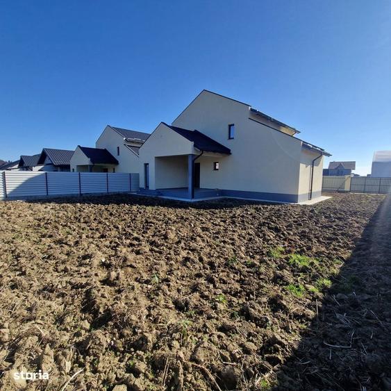 Casa cu etaj, trei dormitoare, trei bai si beci - 8