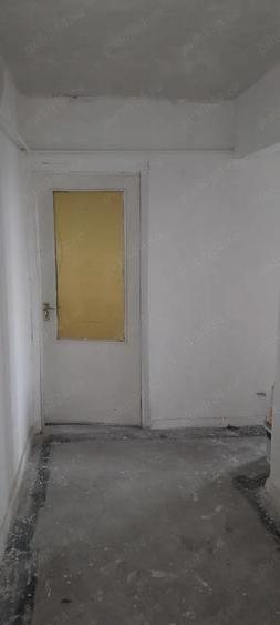 Vand Apartament decomandat 4 camere in Alexandria, pe str. Bucure?ti la intersec?ie cu Str. Ghica - 5