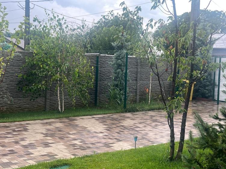 Casă cu 3 camere în Negoiești