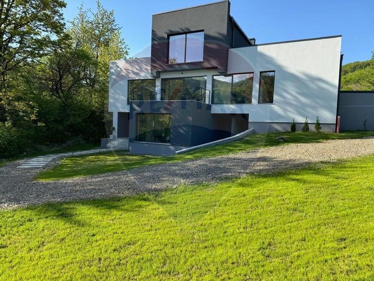 Vanzare Vila la munte - 60