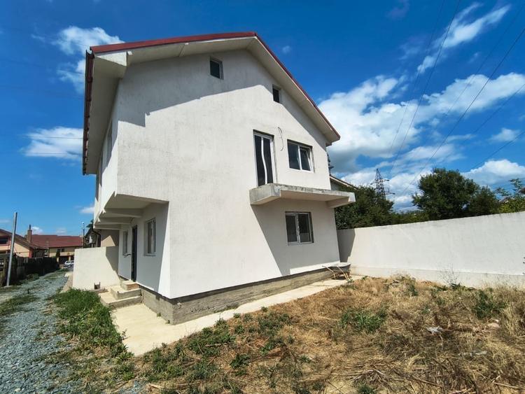 Navodari-casa P+1 5 camere la gri - 2