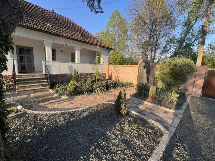 Vand superba casa in BACIA , teren de 2000 mp - 3