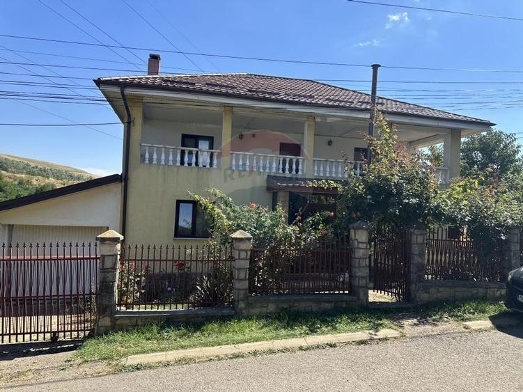 Casa spatioasa in Ciritei, gata de mutat - 1