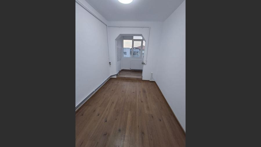 De vanzare apartament 2 camere ,str Prelungirea Tunari blS22 SC b - 4